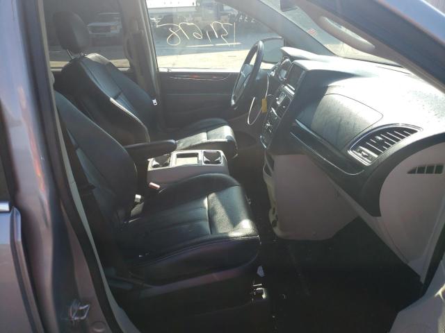 Photo 5 from auction – 2016 CHRYSLER TOWN & COU with VIN 2C4RC1BG5GR187413