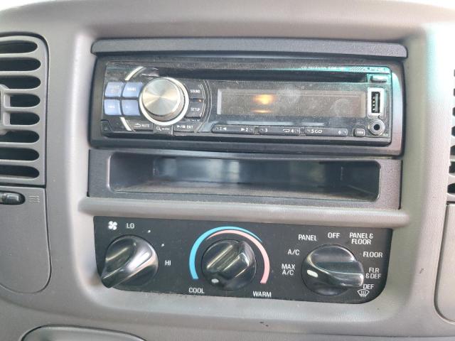 Photo 9 from auction – 2002 FORD F150 with VIN 1FTRX17W22NA46079