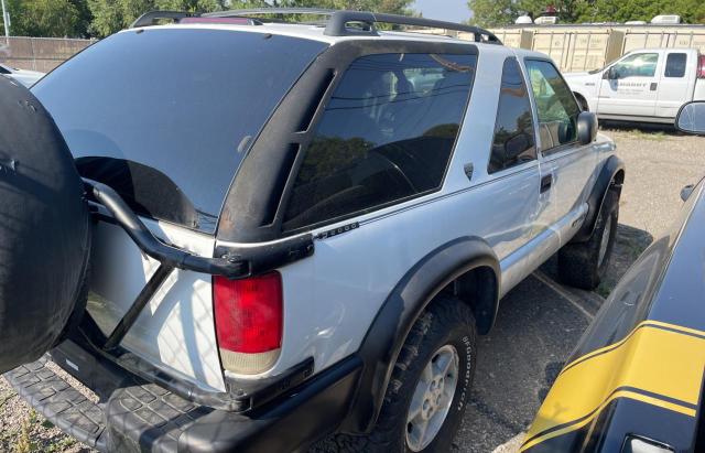 Photo 4 from auction – 2000 CHEVROLET BLAZER with VIN 1GNCT18W1YK107536
