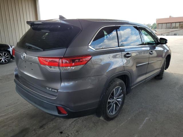 Photo 4 from auction – 2018 TOYOTA HIGHLANDER with VIN 5TDJZRFH2JS530299