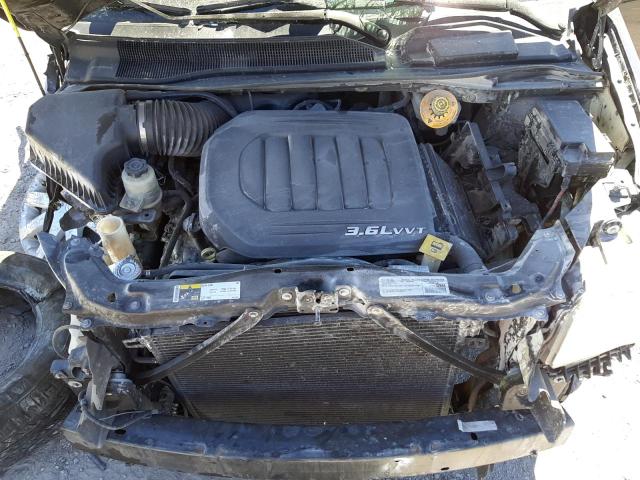 Photo 7 from auction – 2016 CHRYSLER TOWN & COU with VIN 2C4RC1BG2GR150416