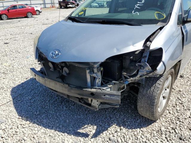 Photo 9 from auction – 2014 TOYOTA SIENNA LE with VIN 5TDKK3DCXES484370