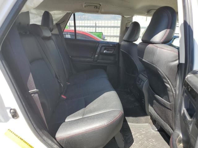 Photo 6 from auction – 2016 TOYOTA 4RUNNER SR with VIN JTEBU5JR4G5358668