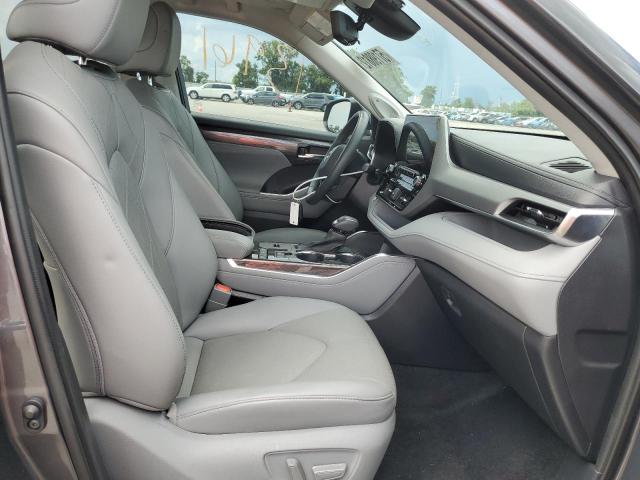 Photo 5 from auction – 2021 TOYOTA HIGHLANDER with VIN 5TDFZRAH0MS056676