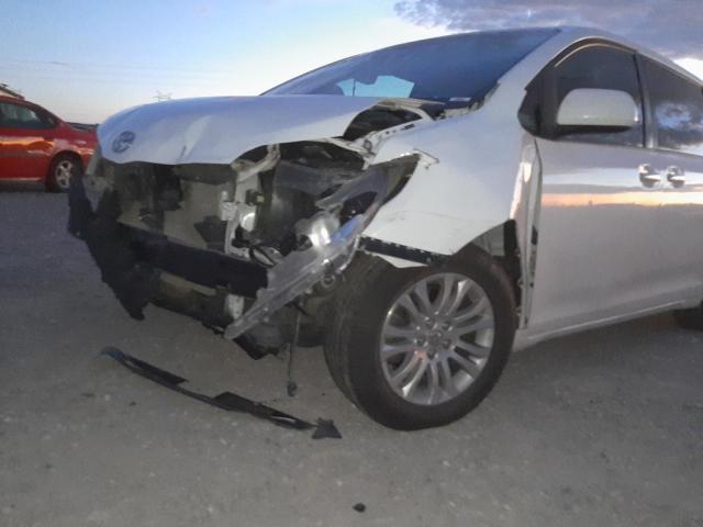 Photo 9 from auction – 2012 TOYOTA SIENNA XLE with VIN 5TDYK3DC7CS240747