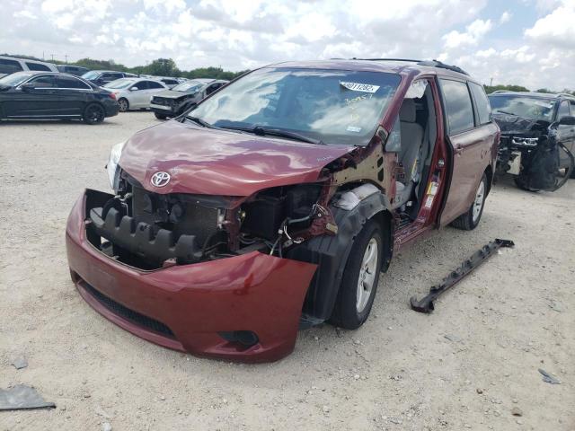 Photo 2 from auction – 2017 TOYOTA SIENNA LE with VIN 5TDKZ3DC4HS887177