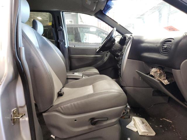 Photo 5 from auction – 2004 CHRYSLER TOWN & COU with VIN 2C4GP54L54R571734