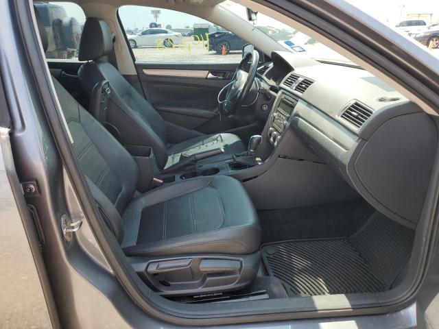 Photo 5 from auction – 2015 VOLKSWAGEN PASSAT S with VIN 1VWAT7A38FC034611
