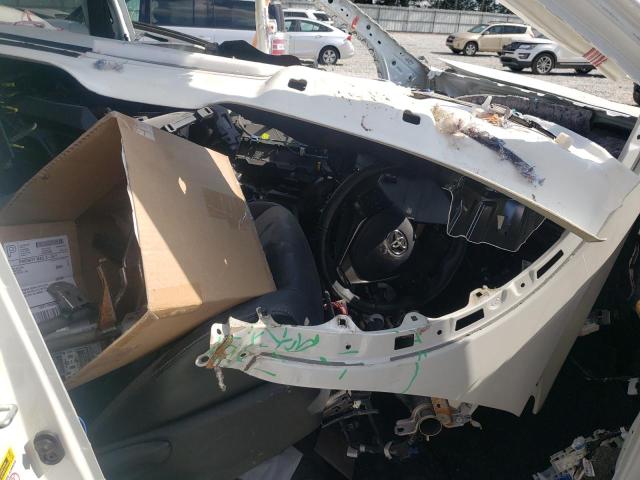 Photo 5 from auction – 2015 TOYOTA RAV4 LIMIT with VIN 2T3YFREVXFW161440