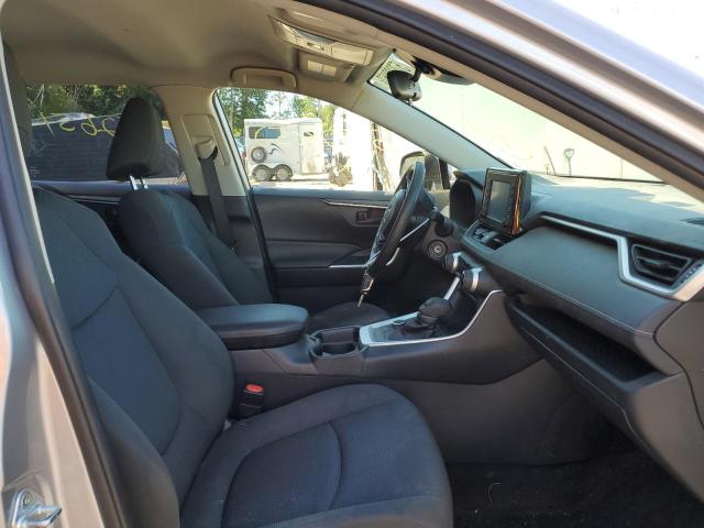 Photo 5 from auction – 2019 TOYOTA RAV4 LE with VIN JTMMWRFV2KD502589