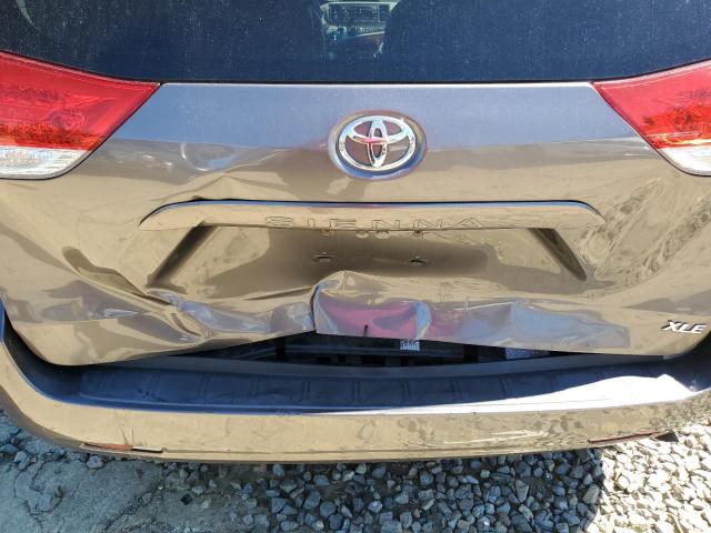 Photo 9 from auction – 2014 TOYOTA SIENNA XLE with VIN 5TDYK3DC4ES423932