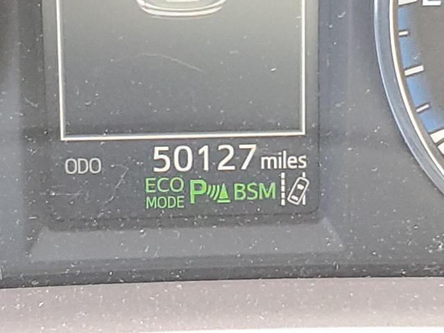 Photo 8 from auction – 2017 TOYOTA RAV4 LIMIT with VIN JTMYFREV0HD098994