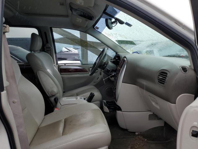 Photo 5 from auction – 2005 CHRYSLER TOWN & COU with VIN 2C4GP64L25R457391
