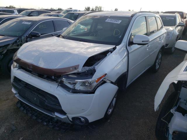 Photo 2 from auction – 2015 MITSUBISHI OUTLANDER with VIN JA4AZ3A39FZ005944