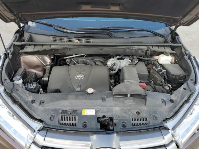 Photo 7 from auction – 2019 TOYOTA HIGHLANDER with VIN 5TDKZRFH8KS347396