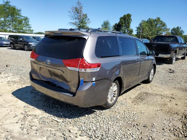 Photo 4 from auction – 2014 TOYOTA SIENNA XLE with VIN 5TDYK3DC4ES423932