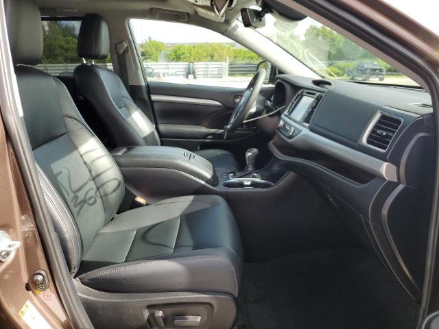 Photo 5 from auction – 2019 TOYOTA HIGHLANDER with VIN 5TDKZRFH8KS347396