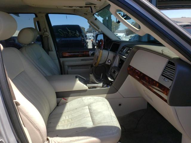Photo 5 from auction – 2004 LINCOLN NAVIGATOR with VIN 5LMFU27RX4LJ05771