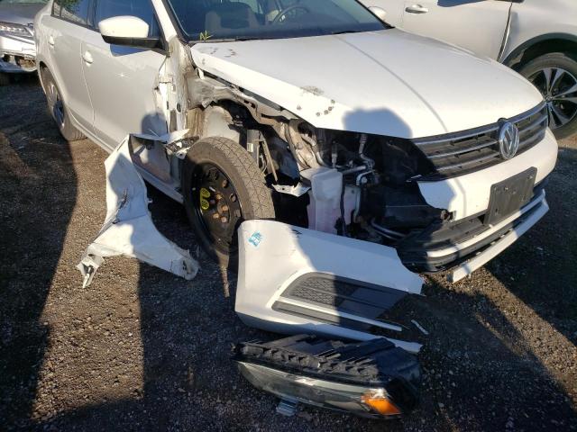 Photo 9 from auction – 2017 VOLKSWAGEN JETTA S with VIN 3VW2B7AJXHM257868