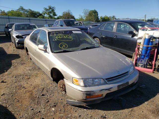 HONDA ACCORD EX 1994 with VIN 1HGCD5651RA097204 - Photo from auction