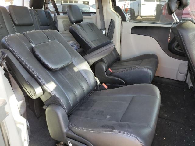 Photo 6 from auction – 2015 CHRYSLER TOWN & COU with VIN 2C4RC1BG3FR742695