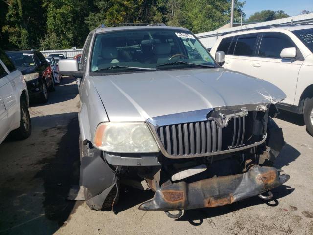 Photo 9 from auction – 2004 LINCOLN NAVIGATOR with VIN 5LMFU28R74LJ03989