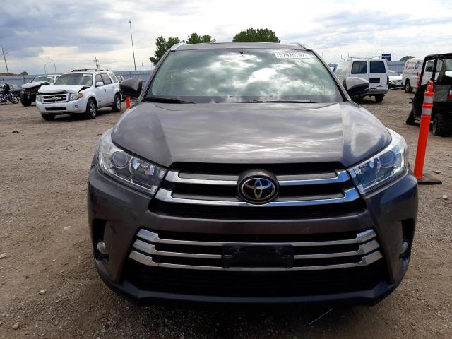 Photo 9 from auction – 2018 TOYOTA HIGHLANDER with VIN 5TDDZRFH8JS906436