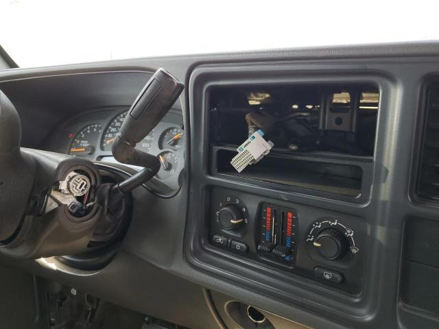Photo 9 from auction – 2004 CHEVROLET SILVERADO with VIN 2GCEC19V141308984