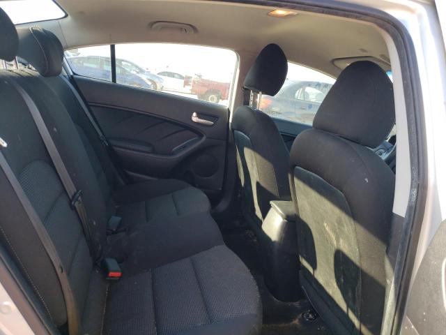 Photo 6 from auction – 2017 KIA FORTE LX with VIN 3KPFK4A7XHE053119