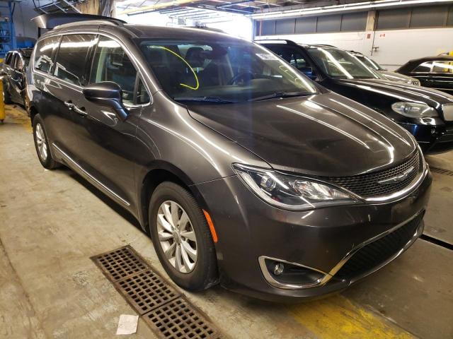 CHRYSLER PACIFICA T 2017 with VIN 2C4RC1BG8HR720386 - Photo from auction