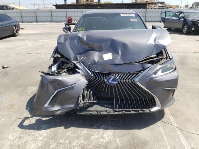 Photo 9 from auction – 2020 LEXUS ES 300H with VIN 58AD21B17LU008752