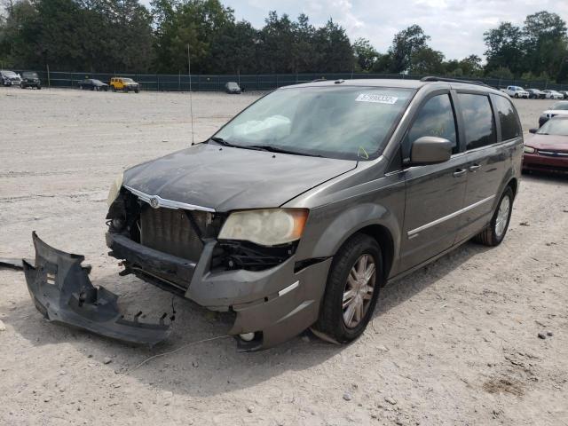 Photo 2 from auction – 2010 CHRYSLER TOWN & COU with VIN 2A4RR5D14AR299717