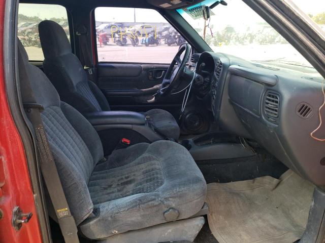 Photo 5 from auction – 2000 CHEVROLET BLAZER with VIN 1GNDT13WXY2405000