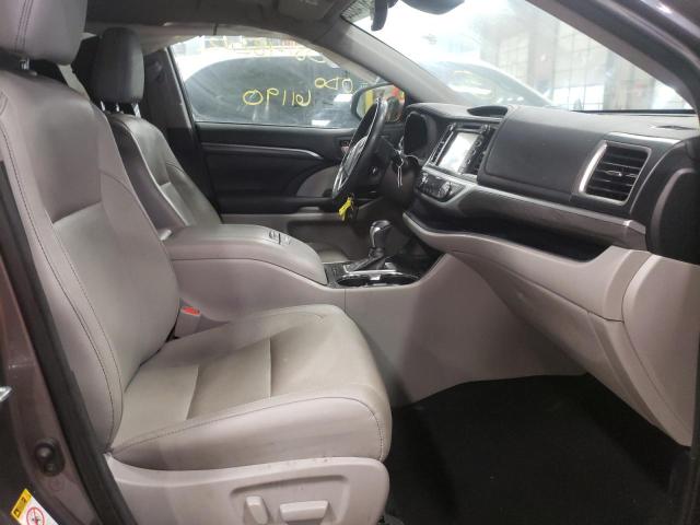Photo 5 from auction – 2018 TOYOTA HIGHLANDER with VIN 5TDYZRFH1JS239369