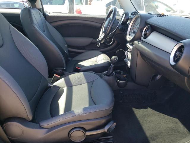 Photo 5 from auction – 2010 MINI COOPER with VIN WMWMF3C50ATZ61221