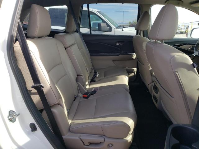 Photo 6 from auction – 2017 HONDA PILOT TOUR with VIN 5FNYF5H91HB032678