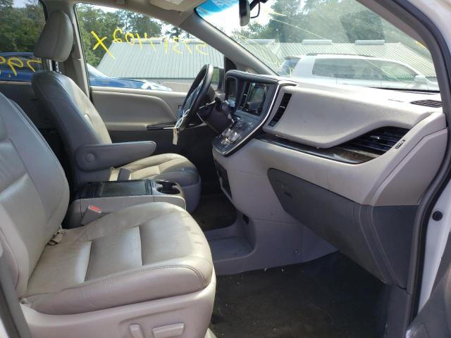 Photo 5 from auction – 2017 TOYOTA SIENNA XLE with VIN 5TDDZ3DCXHS181520