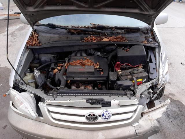 Photo 7 from auction – 2002 TOYOTA SIENNA LE with VIN 4T3ZF13C52U482982
