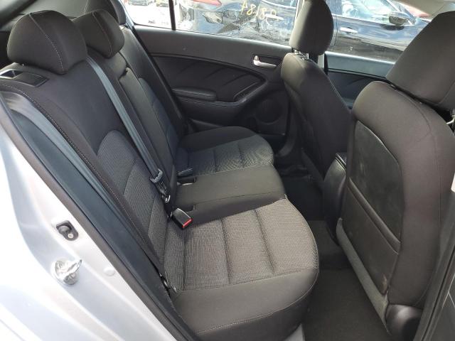Photo 6 from auction – 2017 KIA FORTE LX with VIN KNAFK5A87H5715049