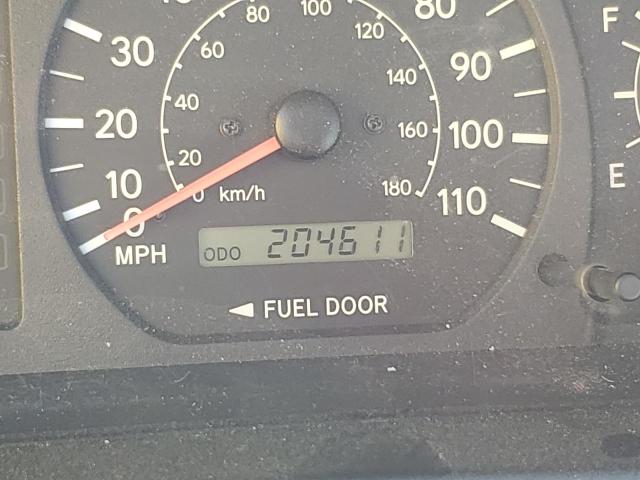 Photo 8 from auction – 2000 TOYOTA SIENNA with VIN 4T3ZF13C6YU195093