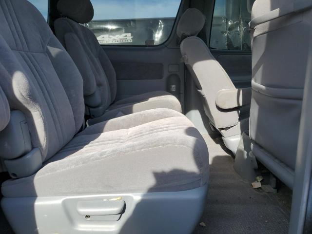 Photo 6 from auction – 2002 TOYOTA SIENNA LE with VIN 4T3ZF13C92U424549