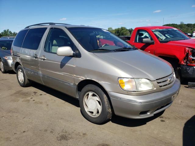 TOYOTA SIENNA LE 2002 with VIN 4T3ZF13C42U498266 - Photo from auction