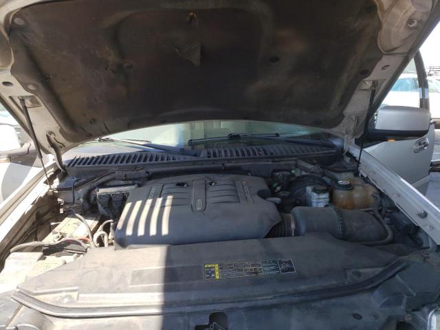 Photo 7 from auction – 2004 LINCOLN NAVIGATOR with VIN 5LMFU27RX4LJ05771