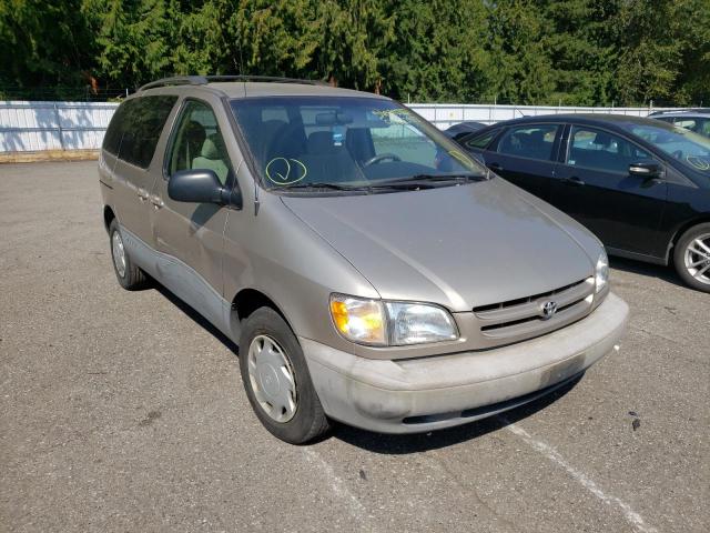 TOYOTA SIENNA LE 2000 with VIN 4T3ZF13C0YU198085 - Photo from auction