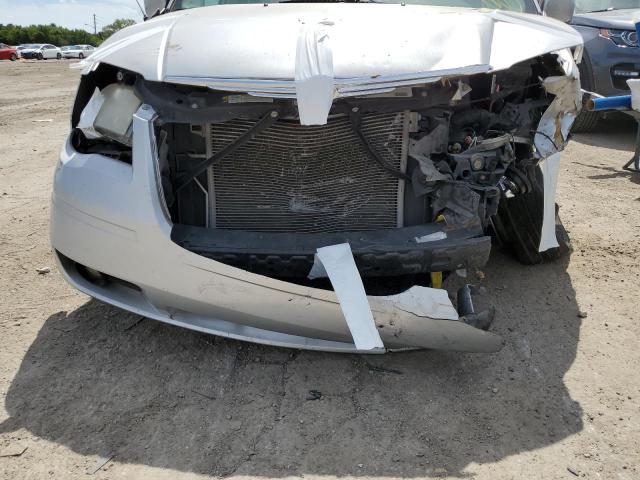 Photo 9 from auction – 2010 CHRYSLER TOWN & COU with VIN 2A4RR5D17AR494601