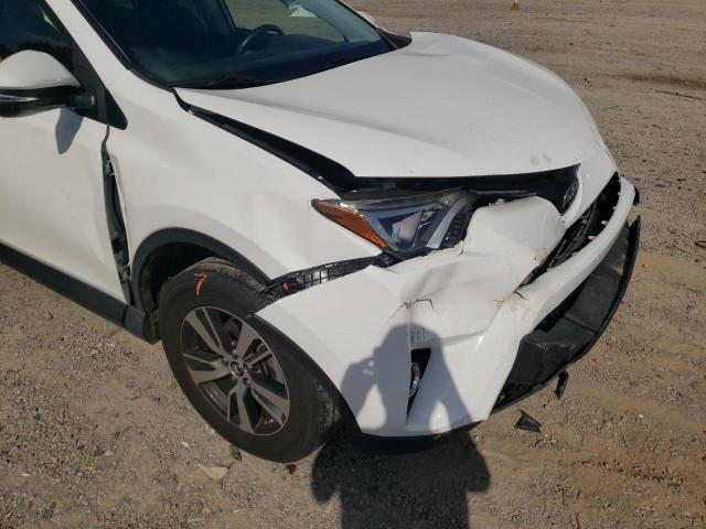 Photo 9 from auction – 2017 TOYOTA RAV4 XLE with VIN JTMWFREVXHJ702124