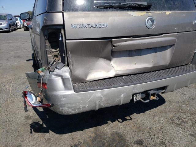Photo 9 from auction – 2002 MERCURY MOUNTAINEE with VIN 4M2DU86E32UJ02101