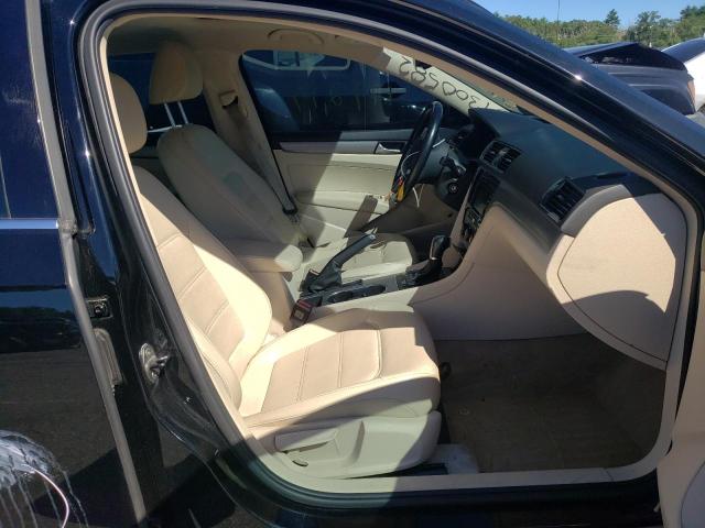 Photo 5 from auction – 2014 VOLKSWAGEN PASSAT SE with VIN 1VWBP7A34EC002441