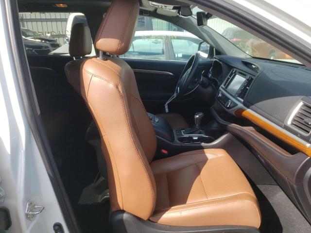 Photo 5 from auction – 2017 TOYOTA HIGHLANDER with VIN 5TDDZRFH4HS444564