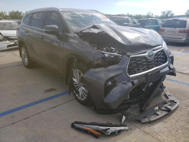 TOYOTA HIGHLANDER 2022 with VIN 5TDEBRCHXNS083768 - Photo from auction